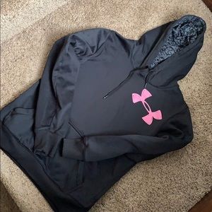 Underarmour semifitted hoodie